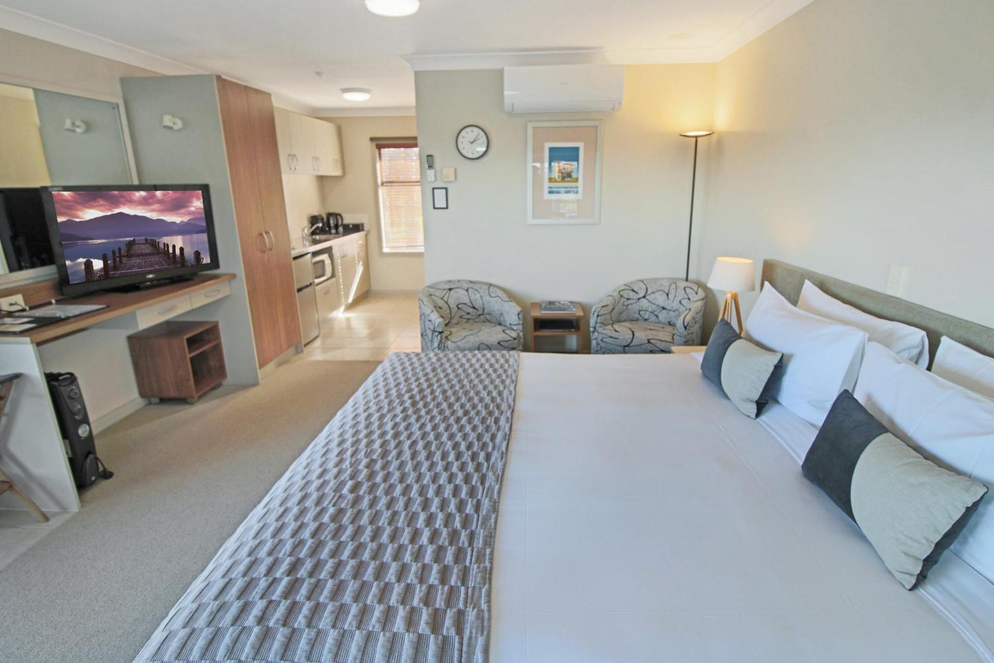 Whangaparaoa Lodge Bagian luar foto