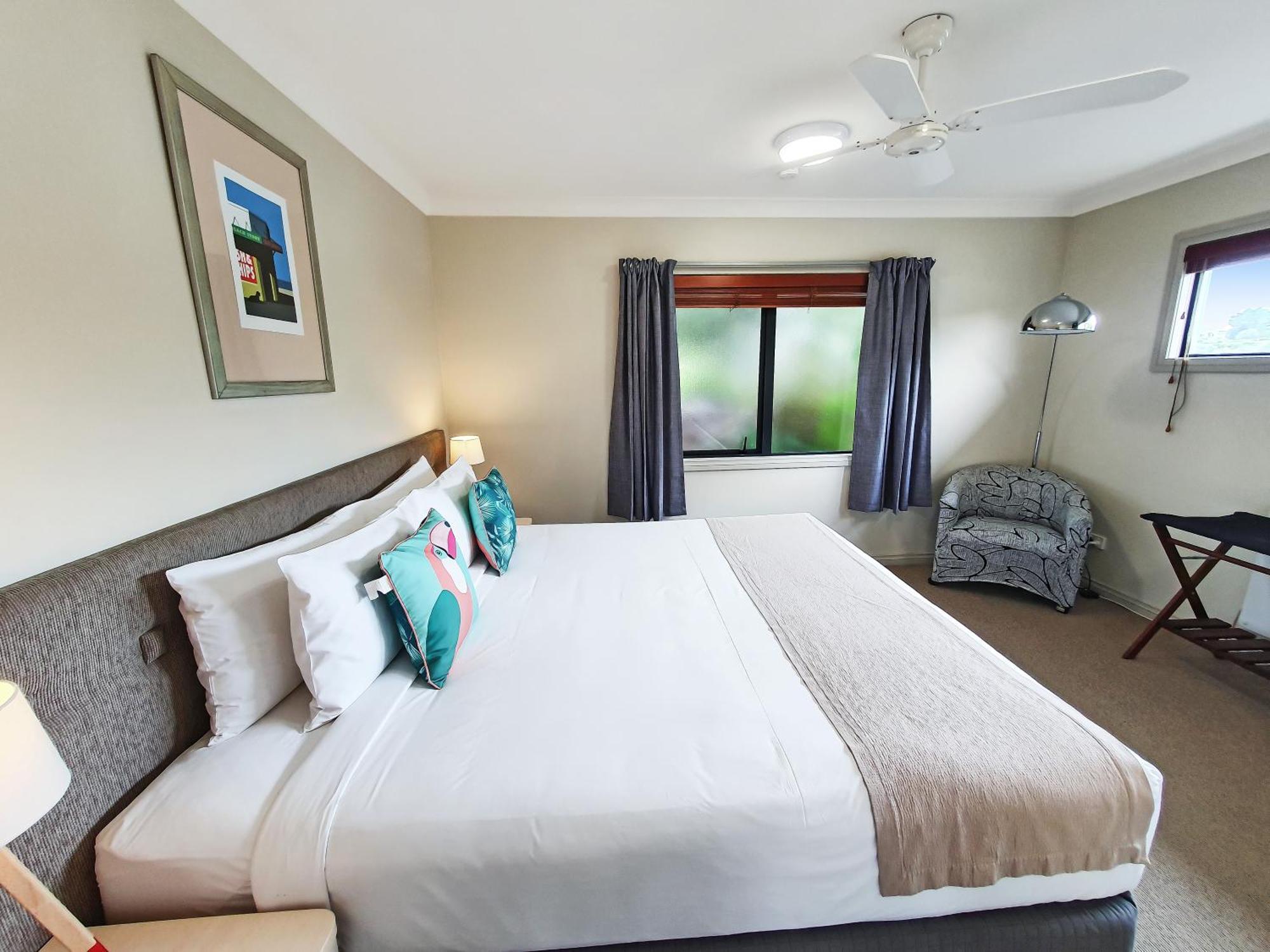 Whangaparaoa Lodge Bagian luar foto