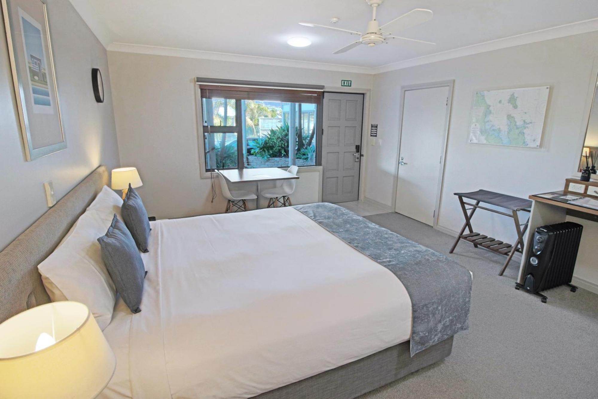 Whangaparaoa Lodge Bagian luar foto