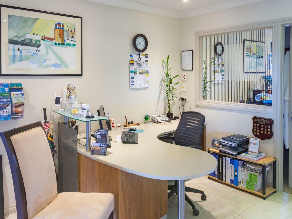 Whangaparaoa Lodge Bagian luar foto