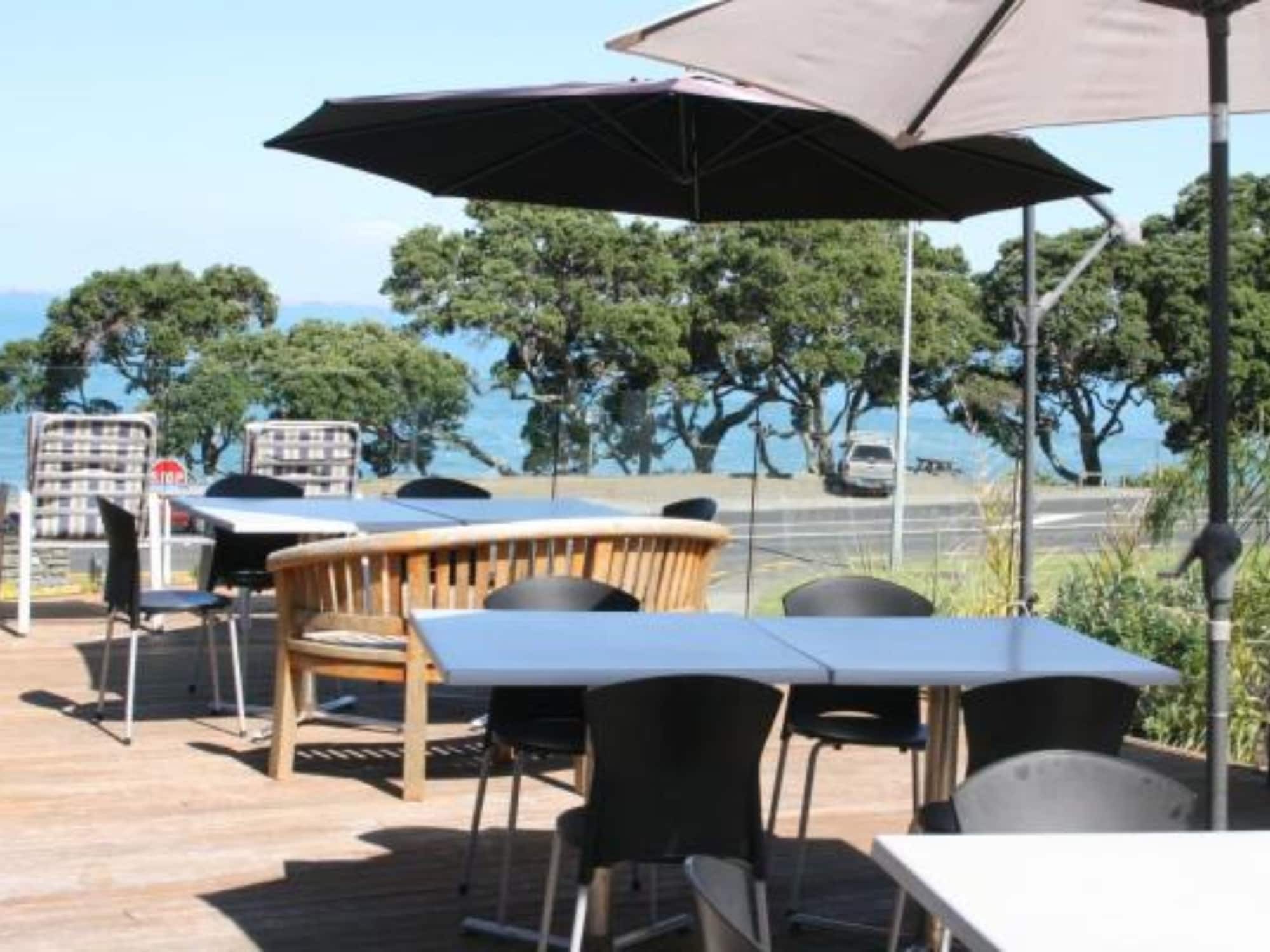 Whangaparaoa Lodge Bagian luar foto